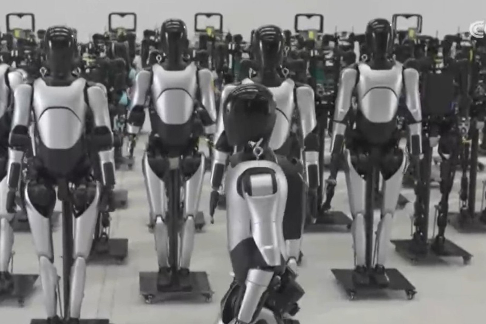 央视报道！揭秘leyu.com机器人量产超级工厂